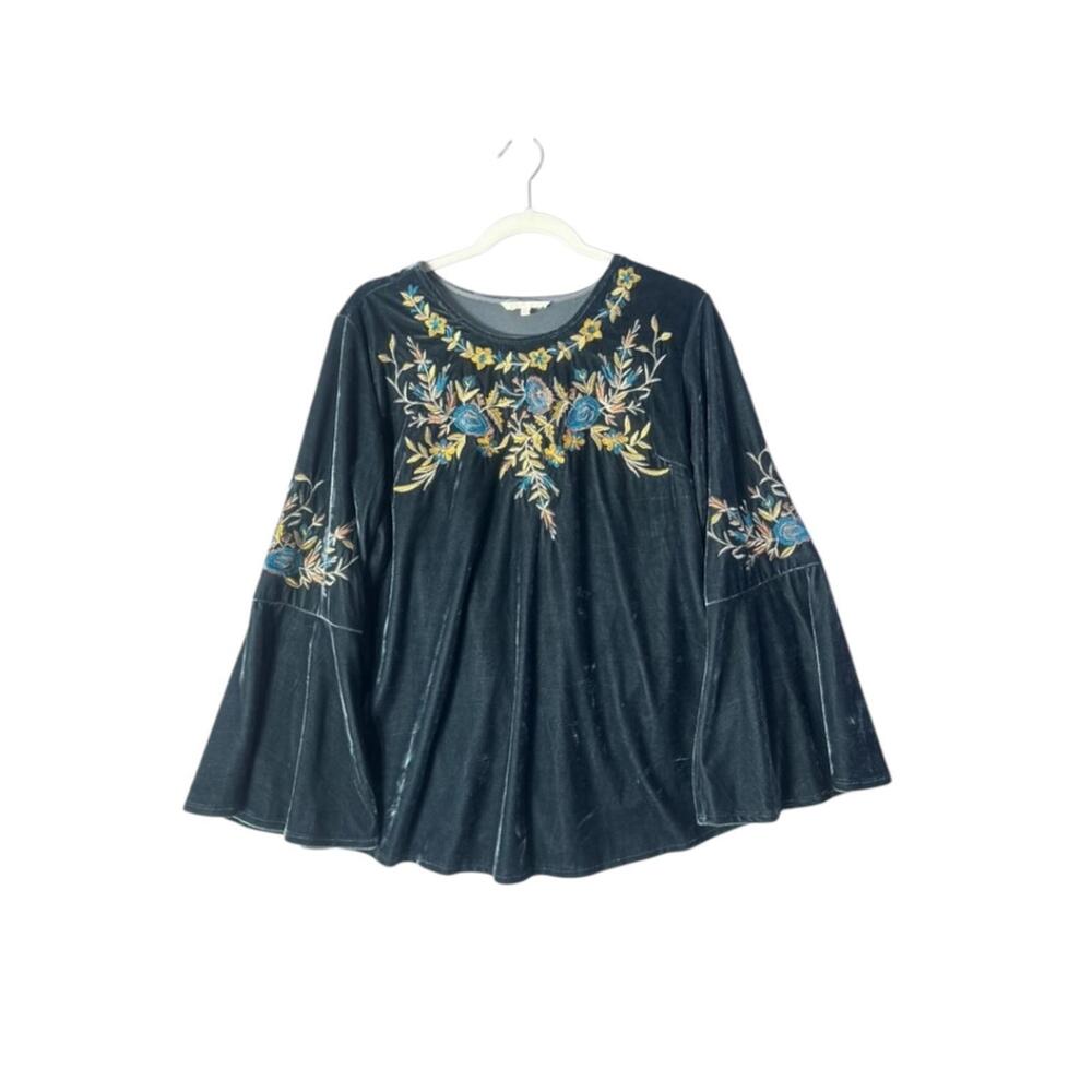 Solitaire Deep Blue  Embroidered Boho Bell Sleeve Top NWT Women's Flowy Blouse S